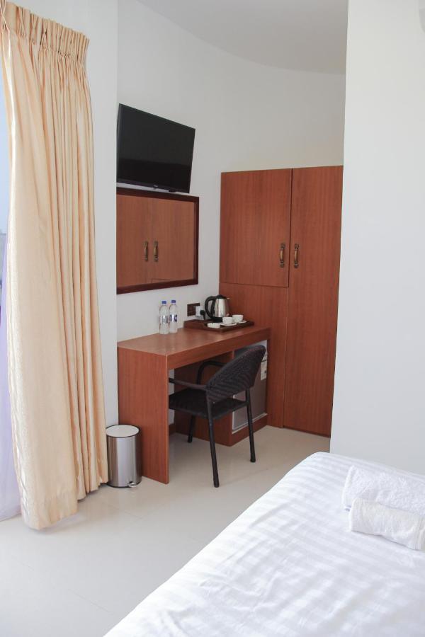Beach Walk Villa Maldives Gulhi Bagian luar foto
